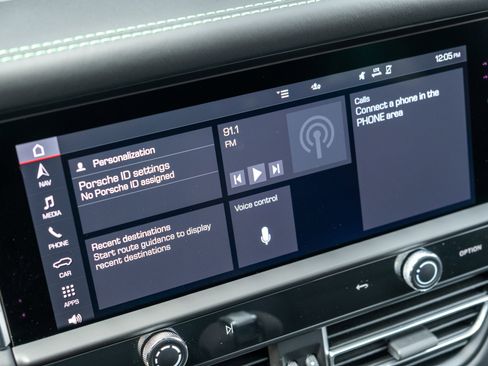 Certified 2025 Porsche Macan GTS image 34