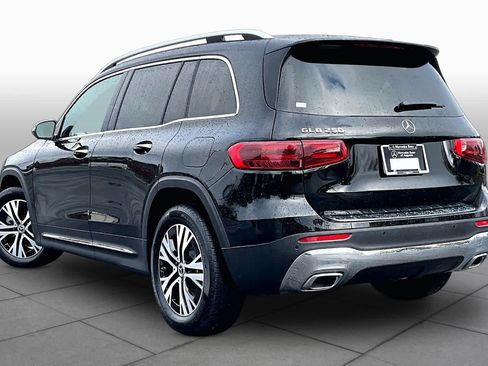 Used 2025 Mercedes-Benz GLB 250 w/ Exclusive Package image 6