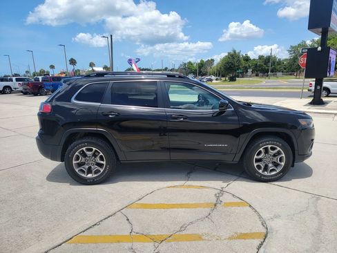 Used 2022 Jeep Cherokee Latitude Lux w/ Sun & Sound Group AWD/4WD image 6