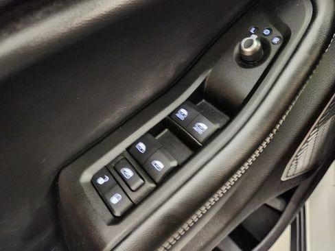 Used 2021 Jeep Grand Cherokee L Laredo RWD image 22