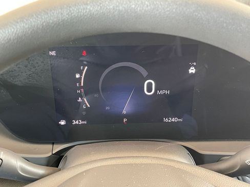 Used 2025 Buick Envista Preferred image 39