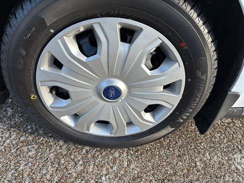 Used 2022 Ford Transit Connect XL image 9