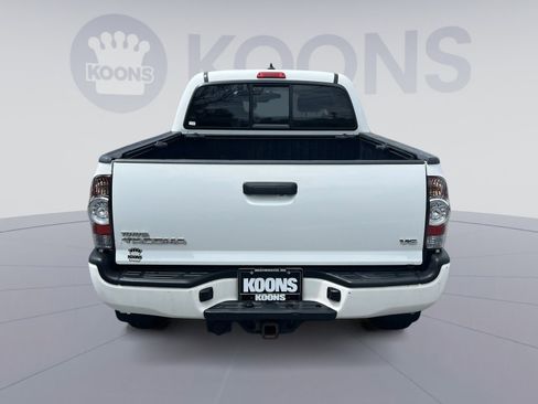 Used 2015 Toyota Tacoma 4x4 Double Cab w/ TRD Sport Package image 15