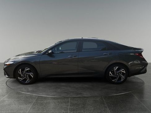 Certified 2025 Hyundai Elantra Sport FWD image 5