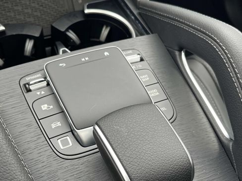 Used 2025 Mercedes-Benz GLE 350 4MATIC image 24