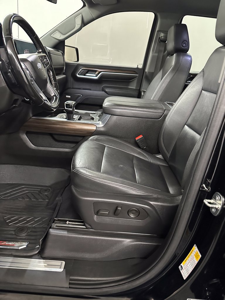 Used 2023 Chevrolet Silverado 1500 RST AWD/4WD image 13