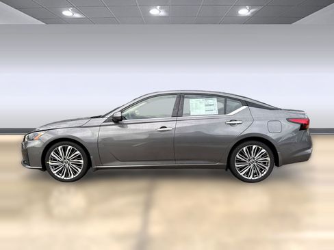 New 2025 Nissan Altima 2.5 SL image 2