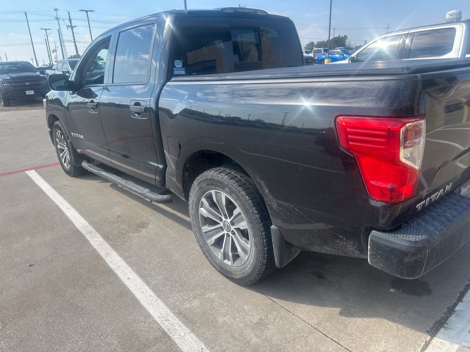 Used 2017 Nissan Titan S RWD image 3