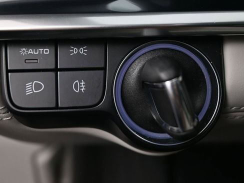 Used 2022 Porsche Panamera 4 Executive image 25