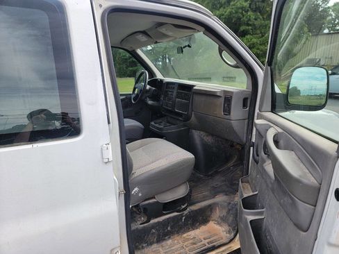 Used 2007 Chevrolet Express 1500 RWD image 17