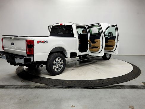 New 2026 Ford F250 Lariat w/ Chrome Package image 15