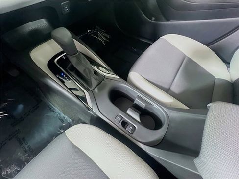 Used 2025 Toyota Corolla LE image 24