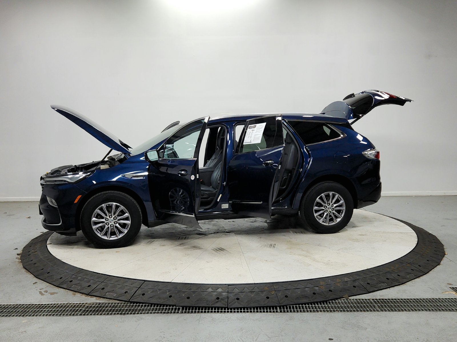 Used 2024 Buick Enclave Essence FWD image 12