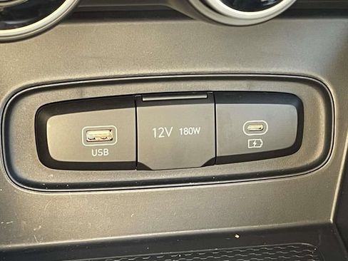 Used 2026 Hyundai Venue SE FWD image 30