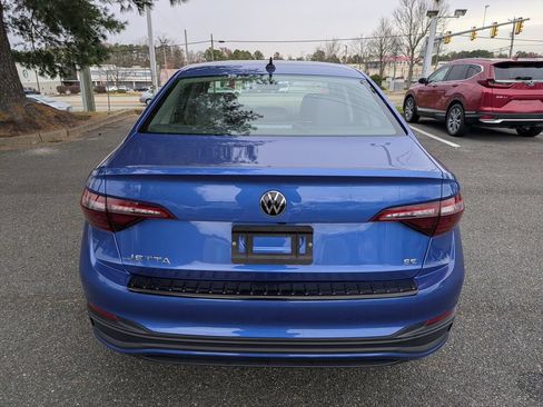 Used 2023 Volkswagen Jetta SE FWD image 5