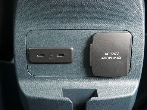 Used 2025 Ford Maverick XLT w/ XLT Luxury Package image 48