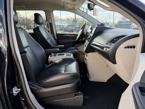 Used 2012 Chrysler Town & Country Touring w/ Entertainment Group #1 image 12