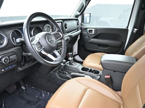 Used 2022 Jeep Wrangler Unlimited Sahara image 12