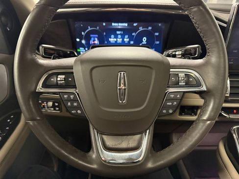 Used 2024 Lincoln Navigator Reserve AWD/4WD image 11