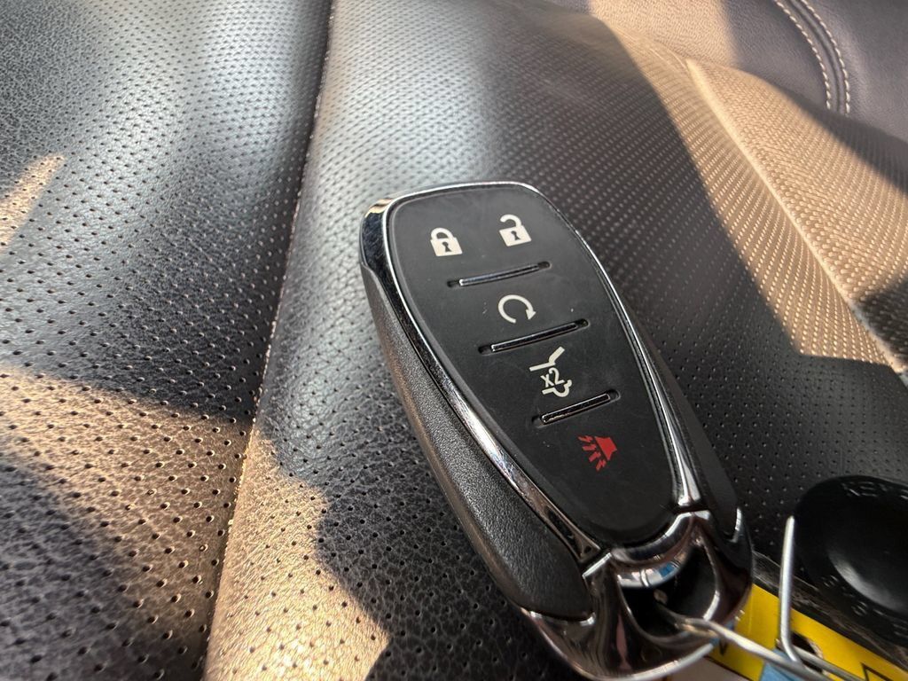 Used 2023 Chevrolet Traverse Premier AWD/4WD image 29