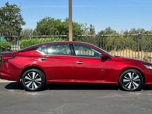 Used 2022 Nissan Altima 2.5 SL image 9