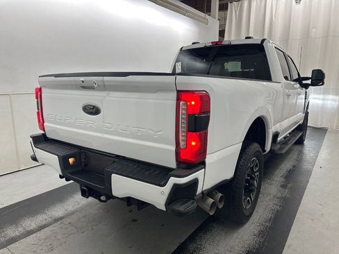 Used 2025 Ford F350 Lariat w/ Black Appearance Package image 4