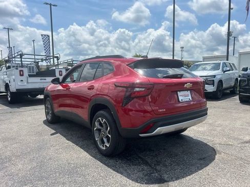New 2026 Chevrolet Trax LT FWD image 5