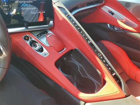 Used 2021 Chevrolet Corvette Stingray Preferred Conv w/ 2LT image 22