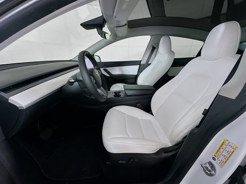 Used 2022 Tesla Model Y Long Range AWD/4WD image 13