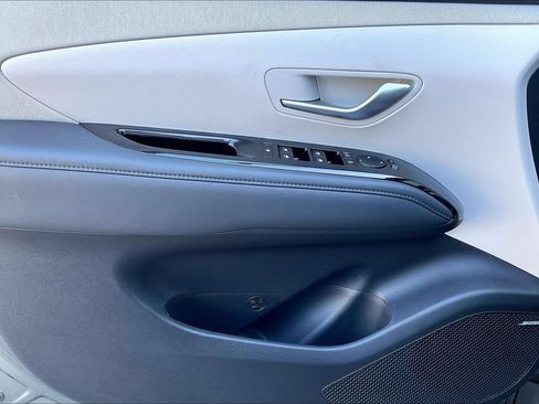 Used 2025 Hyundai Tucson Limited AWD/4WD image 18