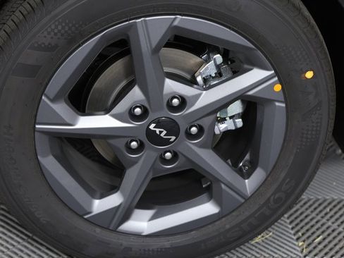 New 2025 Kia K4 LXS image 7