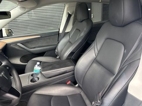 Used 2024 Tesla Model Y Performance AWD/4WD image 5