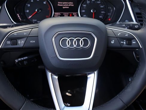 Used 2023 Audi Q5 2.0T Premium w/ Convenience Package image 19