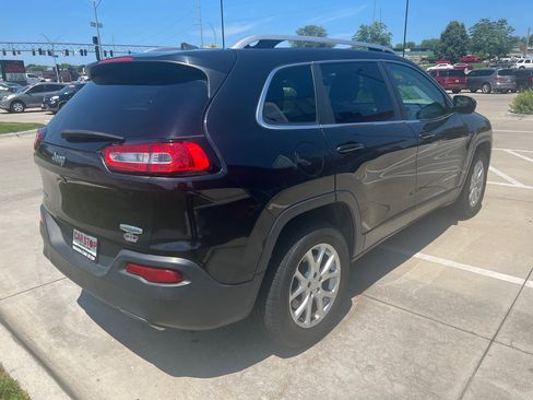 Used 2016 Jeep Cherokee Latitude image 6