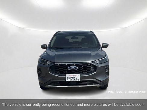 Used 2025 Ford Escape ST-Line Select AWD/4WD image 2