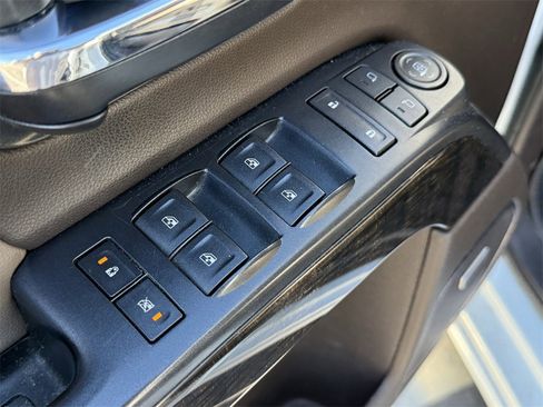 Used 2015 GMC Sierra 2500 Denali w/ Duramax Plus Package image 11