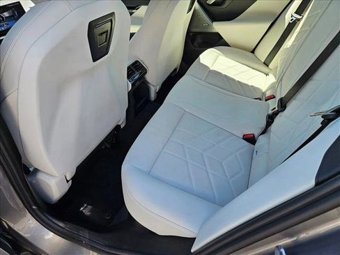 Certified 2025 BMW 530i image 17