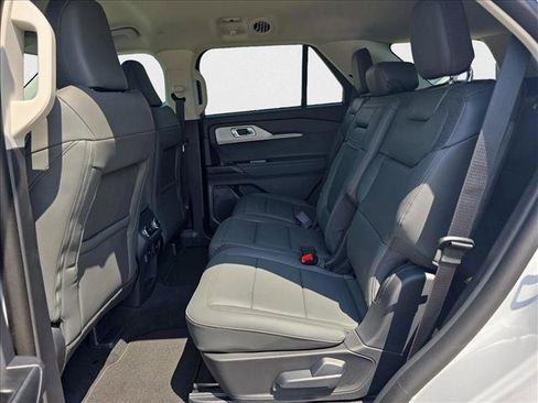 New 2025 Ford Explorer Active w/ Active Comfort Package image 16