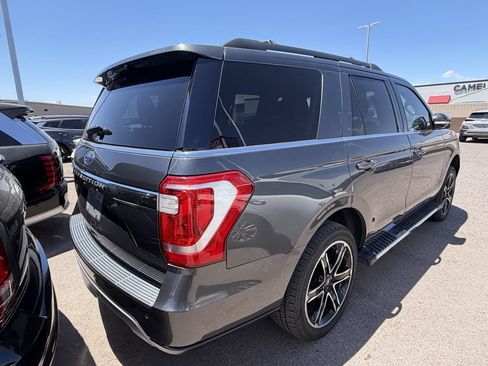 Used 2019 Ford Expedition XLT w/ Equipment Group 202A AWD/4WD image 12
