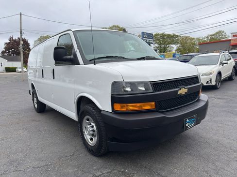 Used 2021 Chevrolet Express 2500 RWD image 1