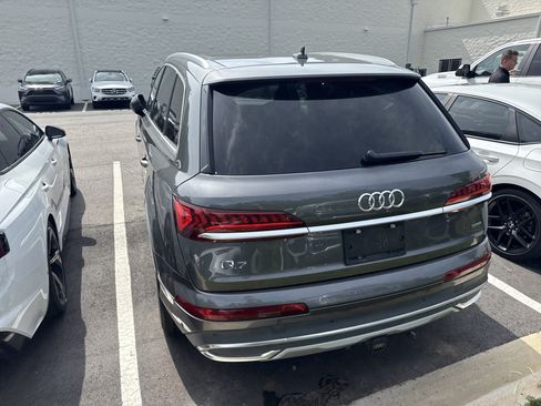 Used 2021 Audi Q7 3.0T Premium Plus w/ Premium Plus Package AWD/4WD image 9