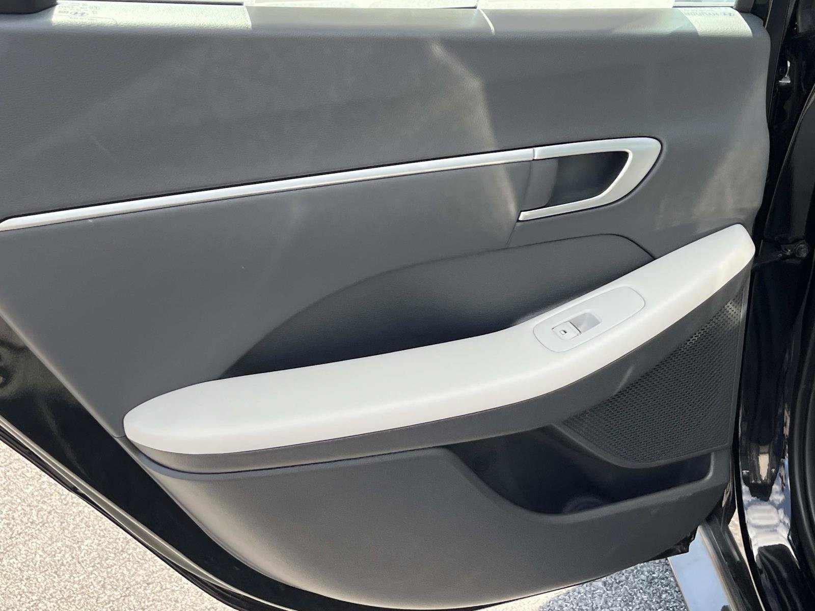 Used 2025 Hyundai Sonata SEL FWD image 17