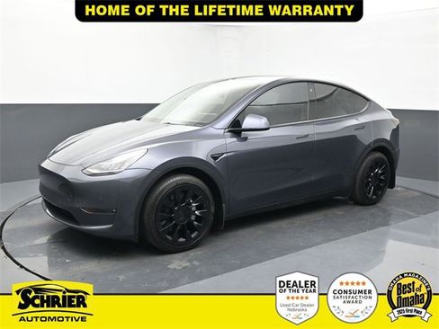 Used 2022 Tesla Model Y Long Range image 9