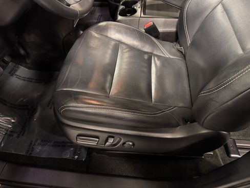 Used 2019 Toyota Sienna SE image 19