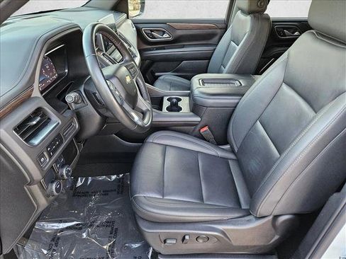 Used 2024 Chevrolet Suburban LT image 16