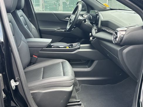 Used 2025 Chevrolet Equinox LT w/ Convenience Package II AWD/4WD image 12