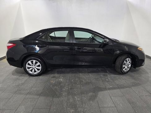 Used 2015 Toyota Corolla LE image 6