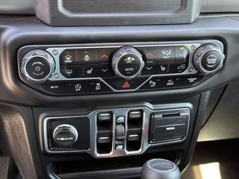 Used 2020 Jeep Gladiator Sport w/ Quick Order Package 24S AWD/4WD image 17