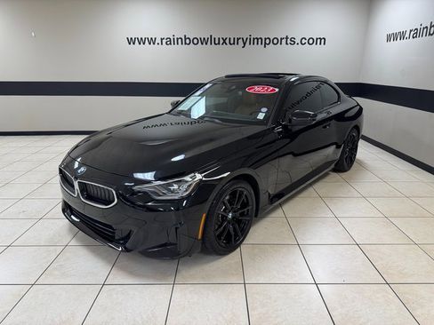 Used 2023 BMW 230i Coupe w/ Premium Package image 3