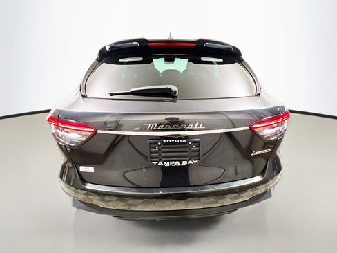 Used 2022 Maserati Levante Modena AWD/4WD image 6